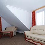 Kompleks wypoczynkowy O R K A Pool , Beach And Sea 300 M Trzęsacz