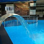 Kompleks wypoczynkowy O R K A Pool , Beach And Sea 300 M