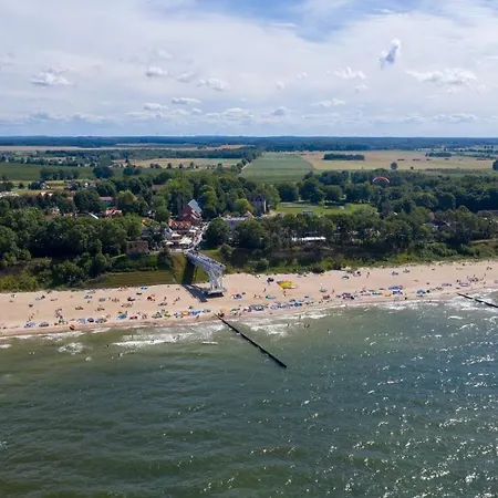 O R K A Pool , And Sea 300 M Trzęsacz